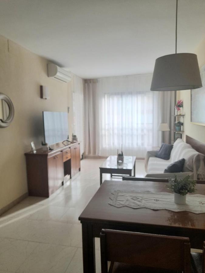 Nice Apartment In Hotel Ronda 4 First Beach Line Фуeнхирола Екстериор снимка