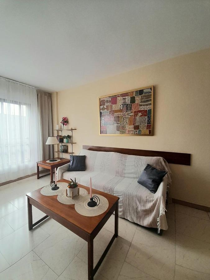 Nice Apartment In Hotel Ronda 4 First Beach Line Фуeнхирола Екстериор снимка