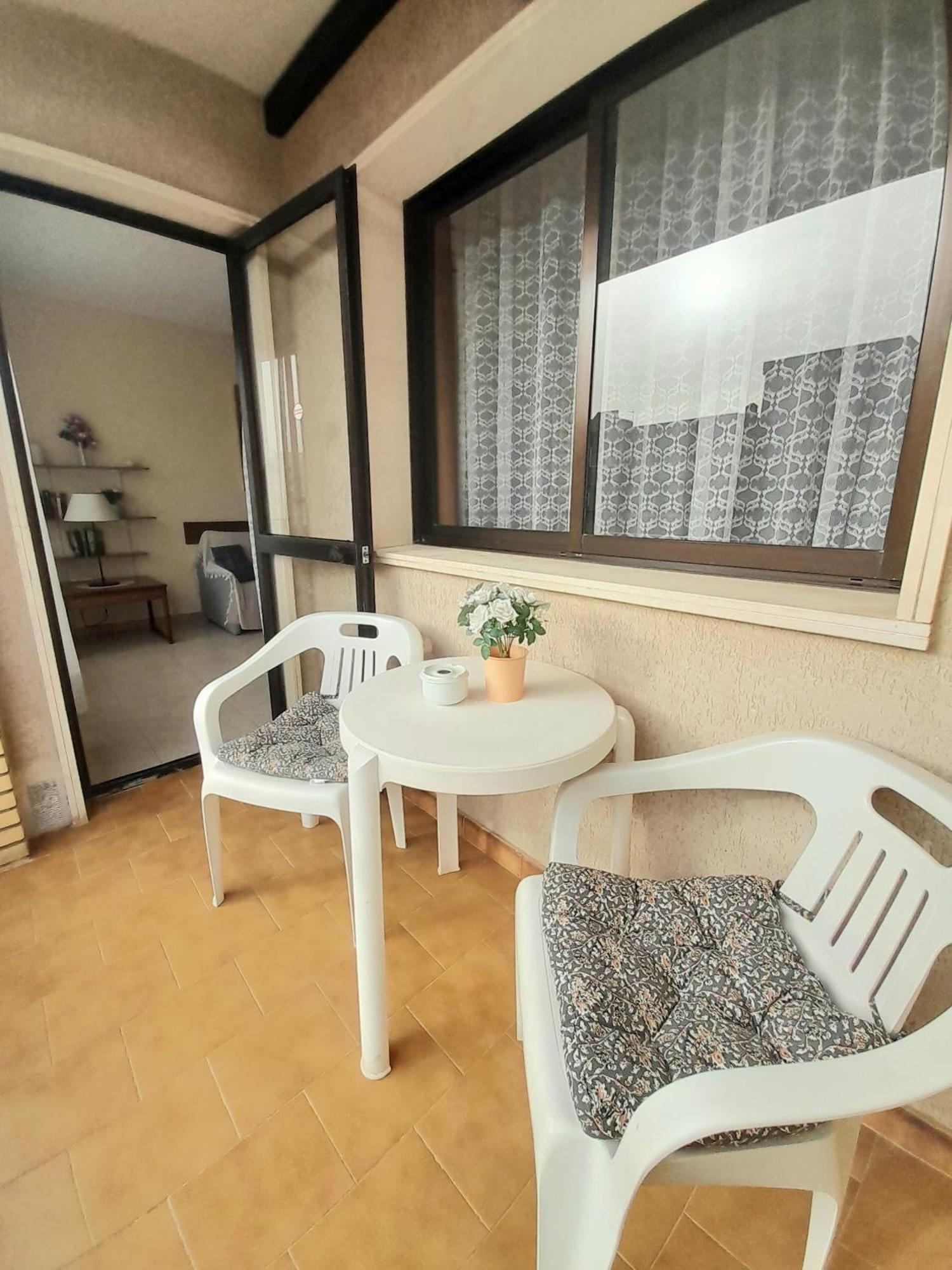 Nice Apartment In Hotel Ronda 4 First Beach Line Фуeнхирола Екстериор снимка
