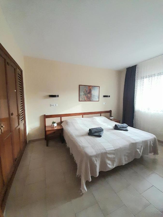 Nice Apartment In Hotel Ronda 4 First Beach Line Фуeнхирола Екстериор снимка