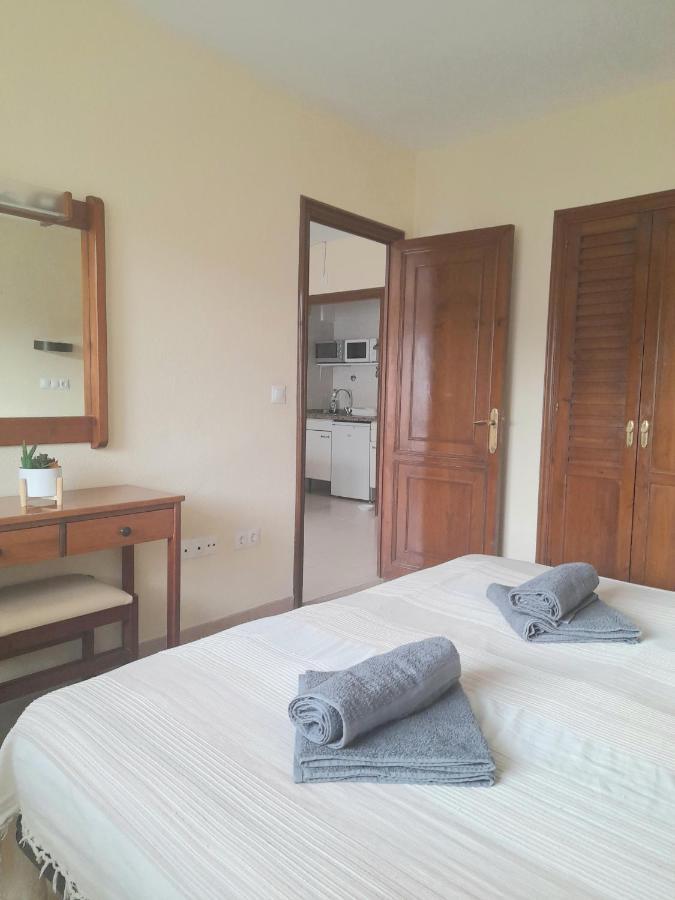 Nice Apartment In Hotel Ronda 4 First Beach Line Фуeнхирола Екстериор снимка