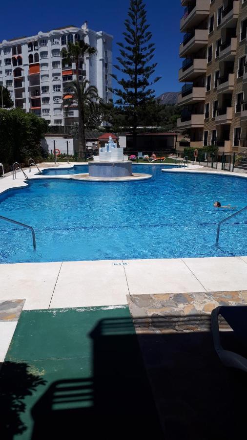 Nice Apartment In Hotel Ronda 4 First Beach Line Фуeнхирола Екстериор снимка