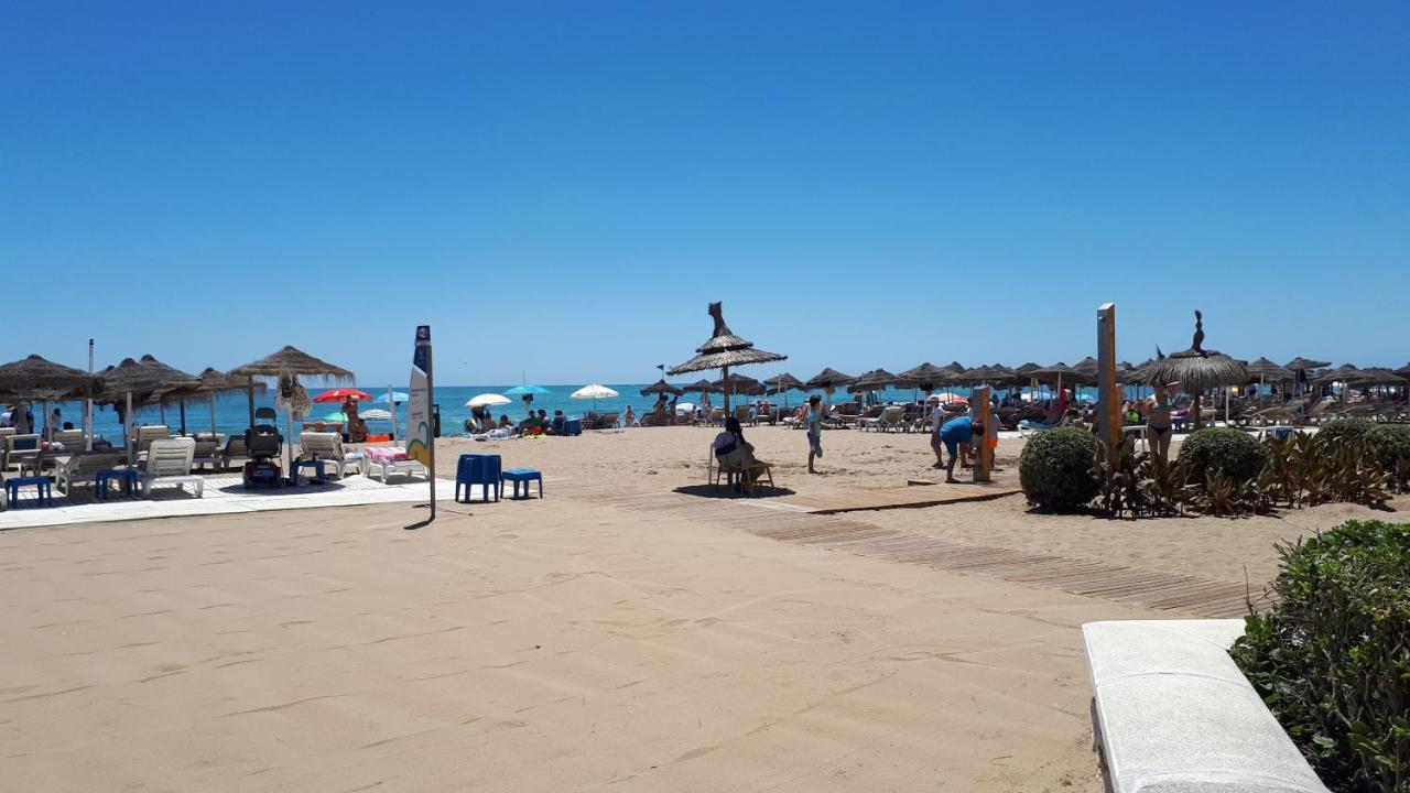 Nice Apartment In Hotel Ronda 4 First Beach Line Фуeнхирола Екстериор снимка