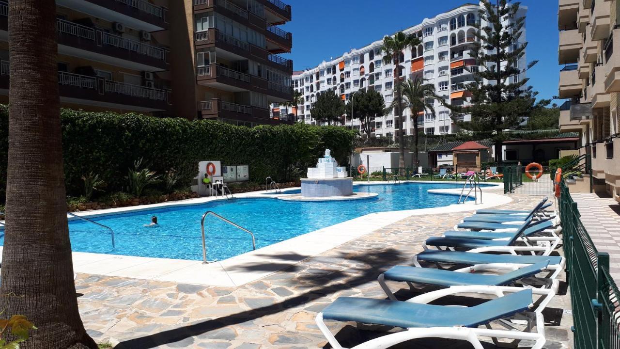 Nice Apartment In Hotel Ronda 4 First Beach Line Фуeнхирола Екстериор снимка